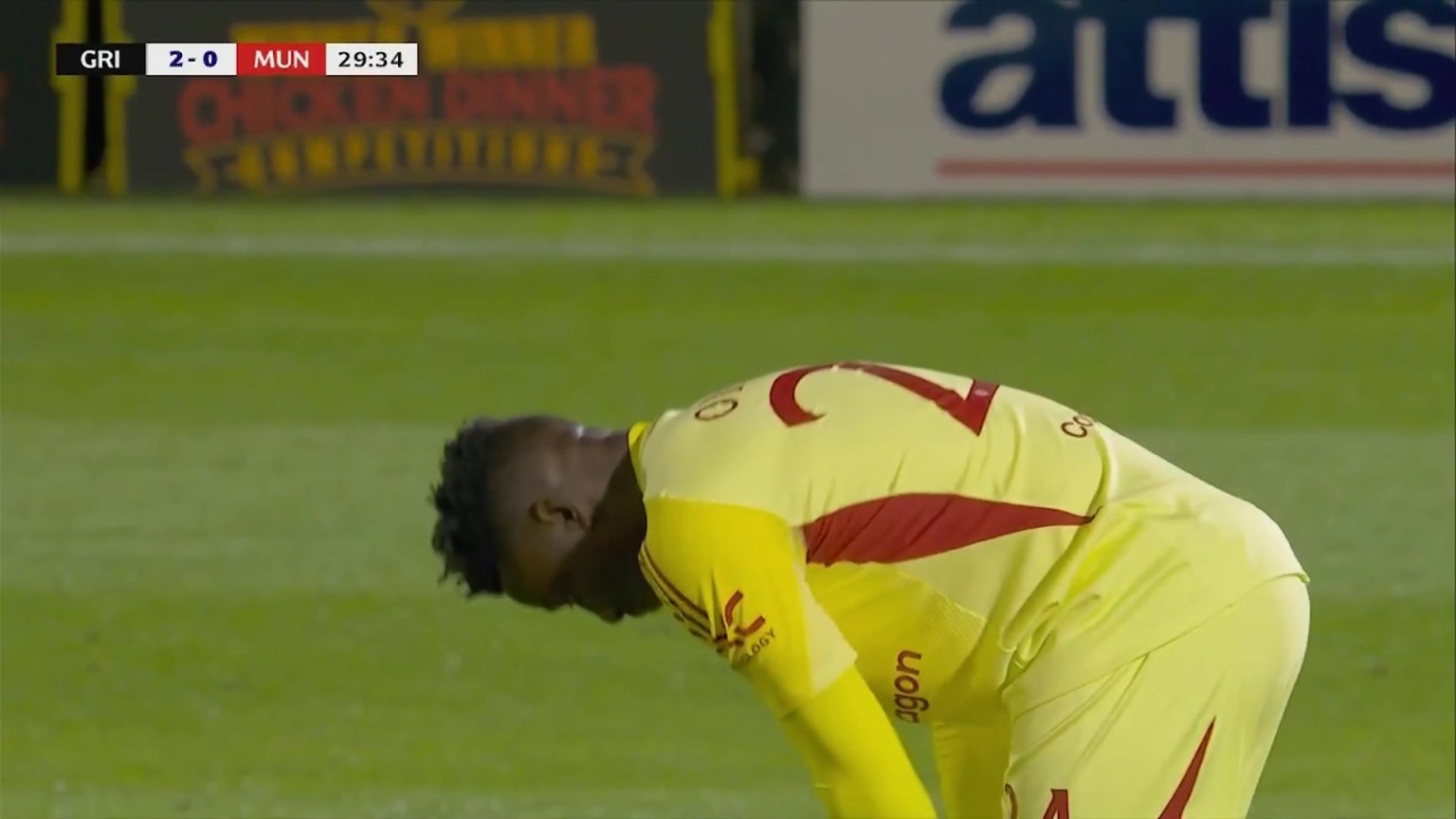 阿莫林怒了奥纳纳出击失误，曼联29分钟0-2落后英乙球队！