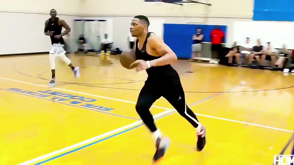 艾弗森vs威少，谁历史地位更高？杨毅：AI技术更强，威少身体更好