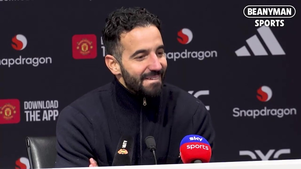 这就是艺术效果吗？名场面：阿莫林此前发布会开一半，屋顶漏水！