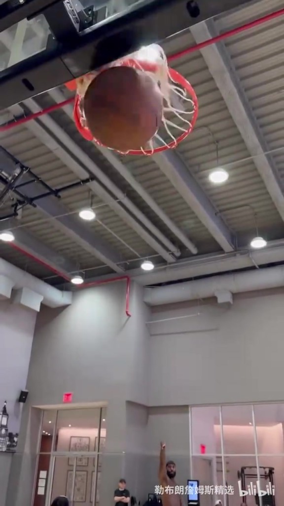 数十年如一日的勤奋！詹姆斯最新训练视频！投射百步穿杨！