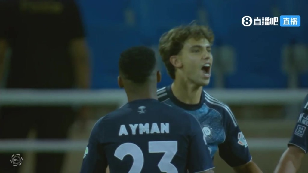 太飘逸了！菲利克斯禁区内不停球打死角破门！胜利1-0取得领先！