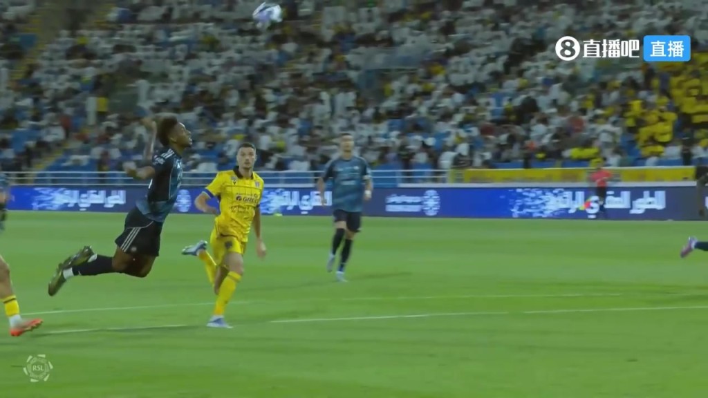 精彩！科曼鱼跃冲顶头球破门！胜利门将开大脚直接送助攻！