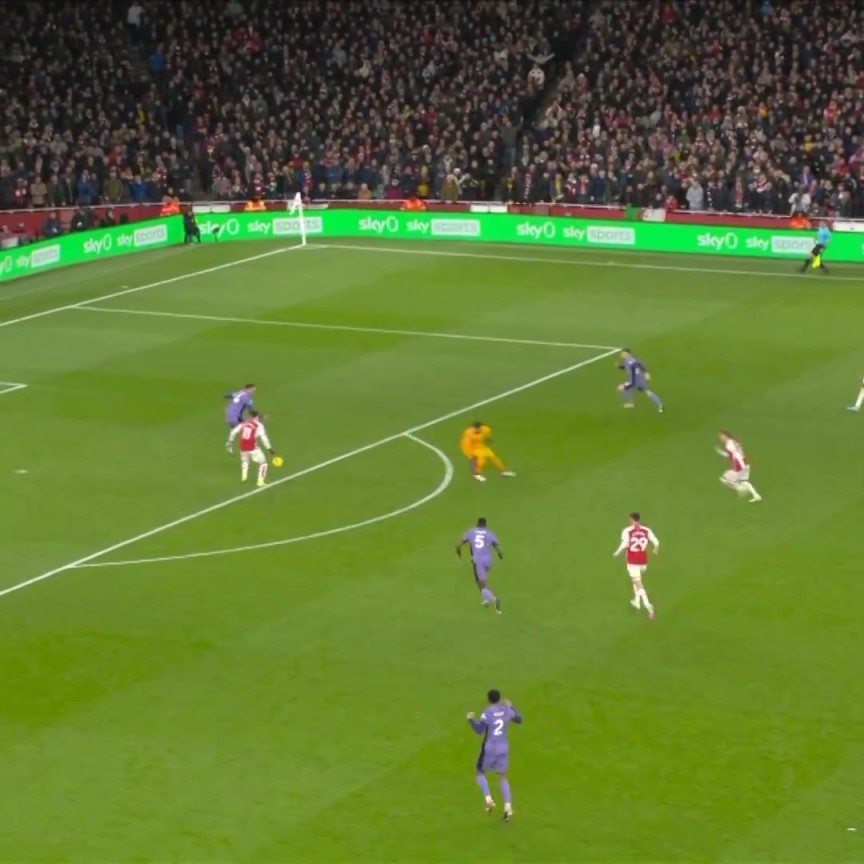 超级超级巨大失误！马丁内利硬生生撞开范迪克破门