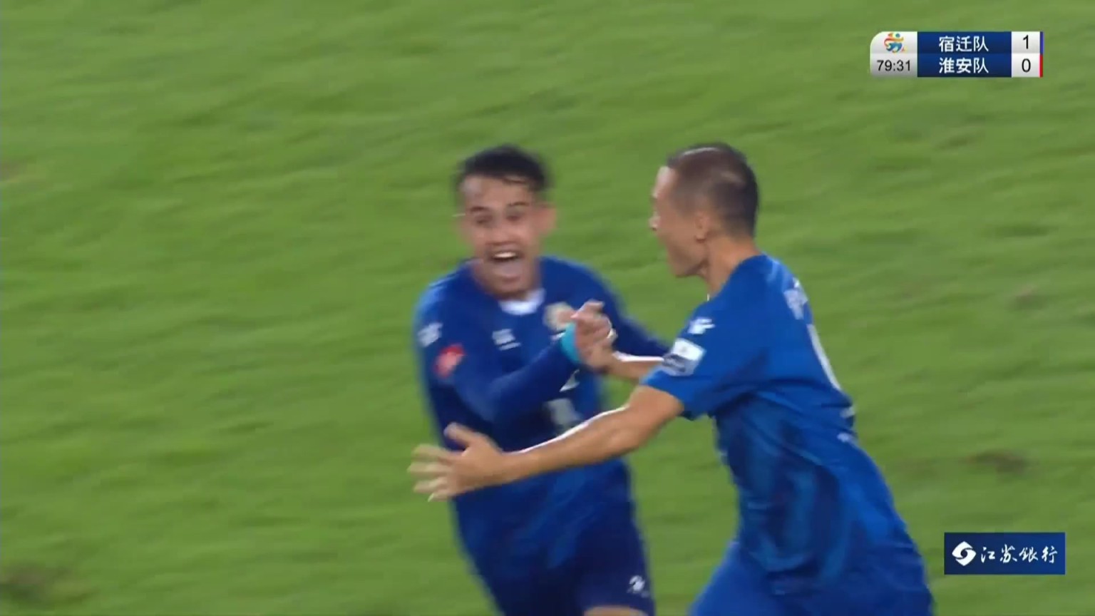 宿迁队2-0领先淮安了！伏小龙精彩停球后打门将小门得手！