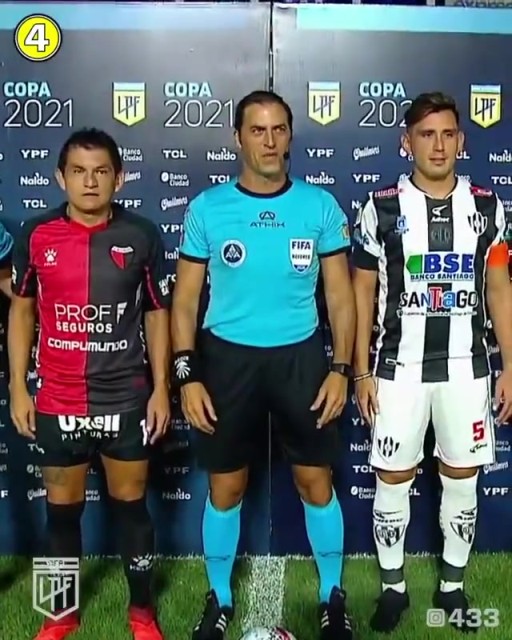 裁判：别以为我没记住你啊！诙谐一刻：球员穿裆裁判！