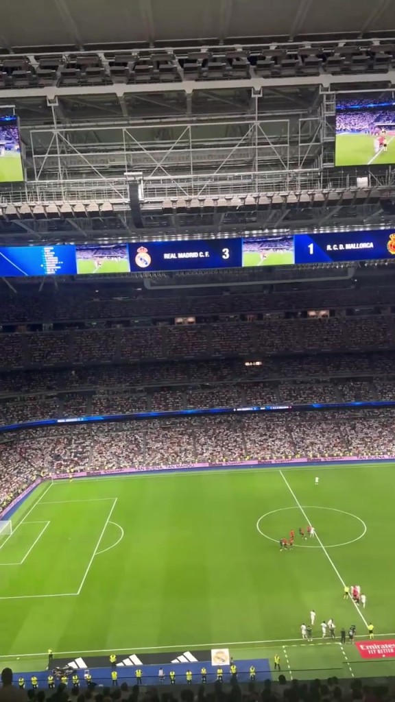 居莱尔进球被吹后，“内格雷拉”响彻伯纳乌