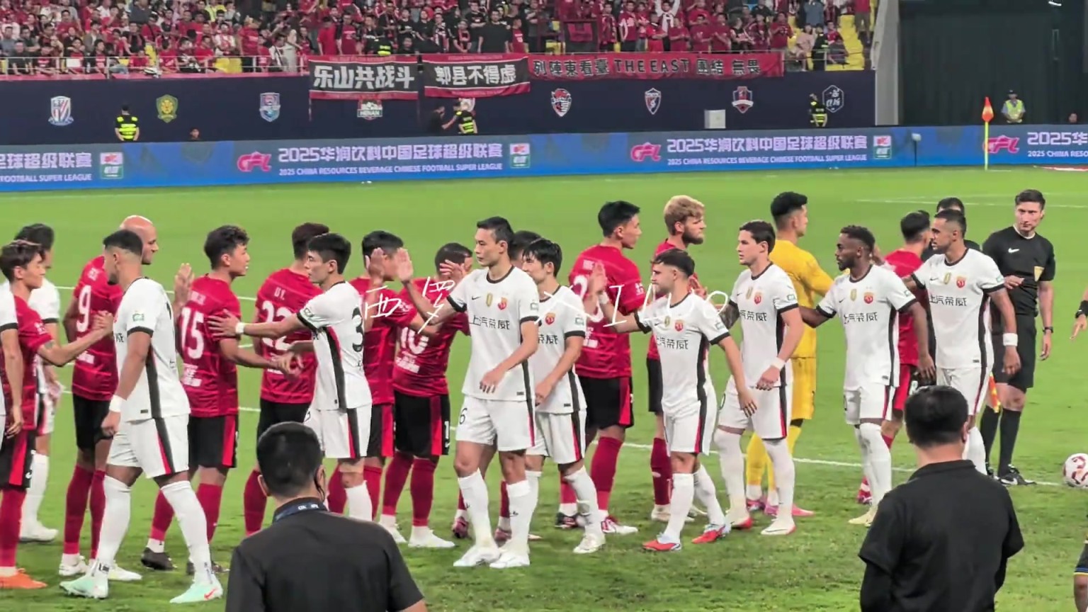 惊! 蒋光太赛前竟“偷袭”国家队队友！