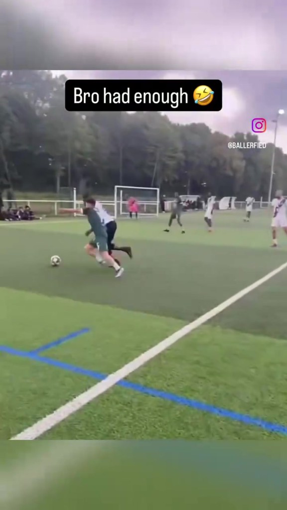 太搞了！外网视频恶搞：英超赛场的维尔茨……