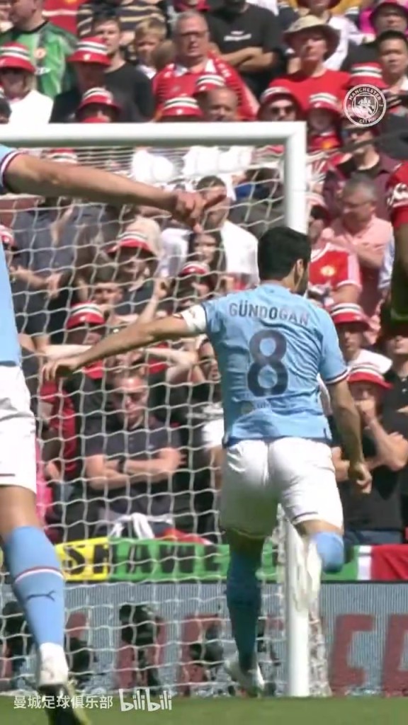 曼城官方：指引我们冲向冠军京多安的这一经典时刻，怎会忘记