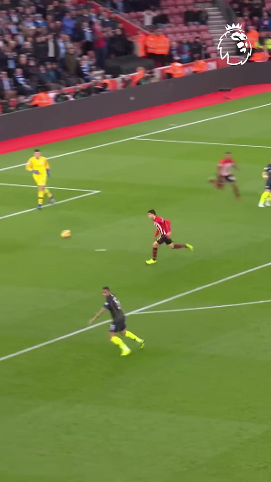 从容不迫！埃德森与后卫的传球配合，引发球迷尖叫！