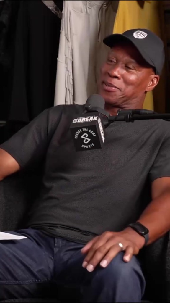 布莱恩肖选历史最佳首发阵容：魔术师乔丹伯德邓肯奥尼尔！