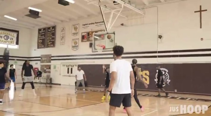 打不动啊！追梦在野球局单打穆迪，竟出现离谱三不沾