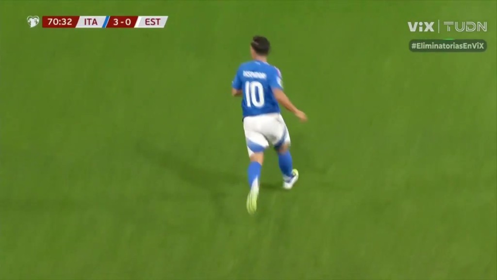 意大利3-0扩大比分！波利塔诺倒三角拉斯帕多里头球冲顶破门！