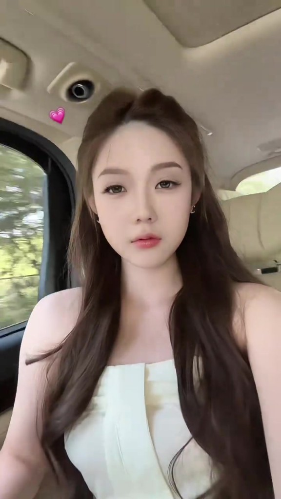 云南玉昆女主持看起来好像白富美呀~不得不说颜值真出众