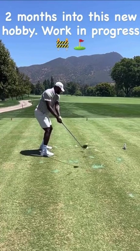 退役后的爱好？4旬老汉詹姆斯真的迷上打高尔夫球了